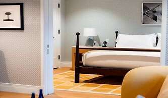 Canoe Place Inn and Cottages