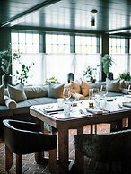 Canoe Place Inn and Cottages