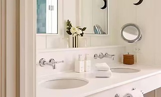 Canoe Place Inn and Cottages