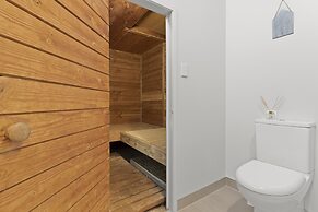 Hilltop Country Retreat with Seaviews