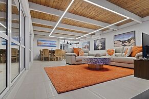 Hilltop Country Retreat with Seaviews