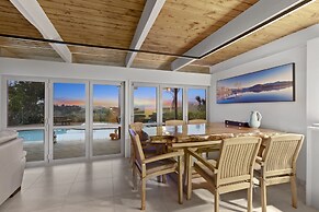 Hilltop Country Retreat with Seaviews