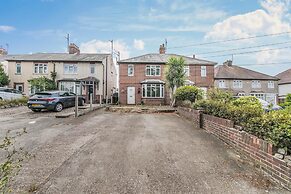 4br-sleeps10-parking-garden