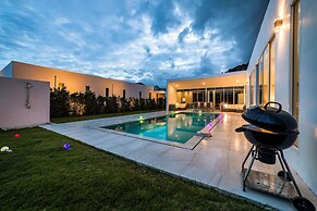 Modern 4 Bedroom Pool Villa PMK-A6