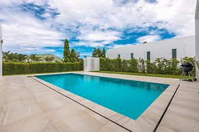 Modern 4 Bedroom Pool Villa PMK-A6