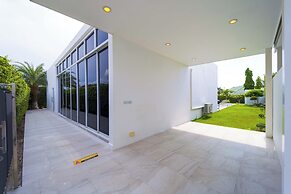 Modern 4 Bedroom Pool Villa PMK-A6