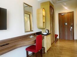 Grand Lord Hotel& Residence