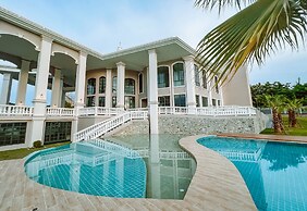 Grand Lord Hotel& Residence