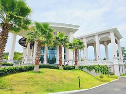 Grand Lord Hotel& Residence