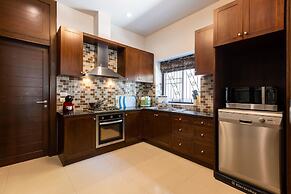 5 Bedroom Pool Villa Close To Town H5