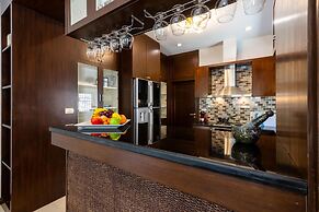 5 Bedroom Pool Villa Close To Town H5