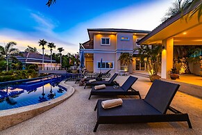 5 Bedroom Pool Villa Close To Town H5