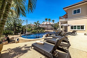 5 Bedroom Pool Villa Close To Town H5