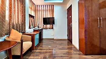 HANZ LakeView Hotel Hanoi