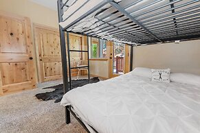 Boulder Bay Chalet Lakefront