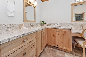 Boulder Bay Chalet Lakefront