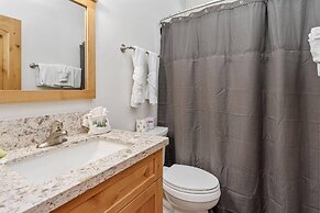 Boulder Bay Chalet Lakefront