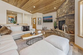 Boulder Bay Chalet Lakefront