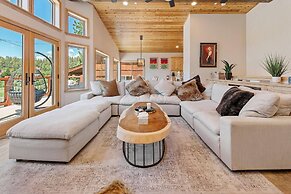 Boulder Bay Chalet Lakefront