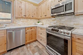 Boulder Bay Chalet Lakefront