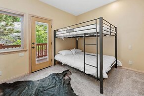 Boulder Bay Chalet Lakefront