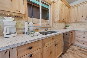 Boulder Bay Chalet Lakefront