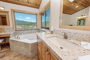 Boulder Bay Chalet Lakefront