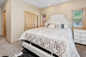 Boulder Bay Chalet Lakefront