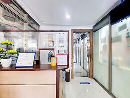 OYO 893 Dian Suites Makati