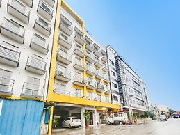 OYO 893 Dian Suites Makati