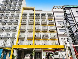 OYO 893 Dian Suites Makati