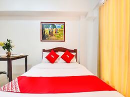 OYO 893 Dian Suites Makati