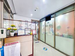 OYO 893 Dian Suites Makati