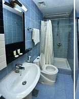 OYO 137 Marina Hotel