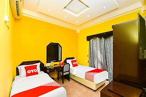 OYO 137 Marina Hotel