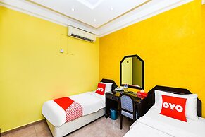 OYO 137 Marina Hotel