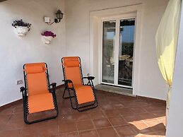 Cute Villa few Steps From the Sea, Welcoming