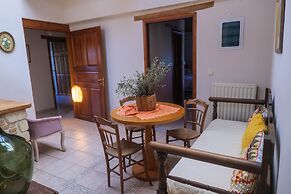 Amnisiades Apartments