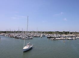 Lymington Lodge
