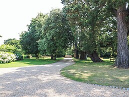Lymington Lodge