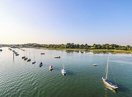 Lymington Lodge