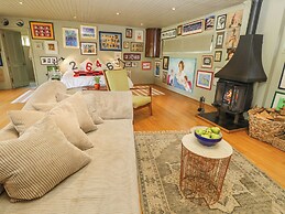 Lymington Lodge