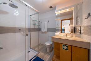 Harmonia Apartment by Atlantic Holiday