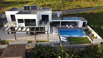 Villa de la Ponte by Atlantic Holiday