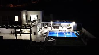 Villa de la Ponte by Atlantic Holiday