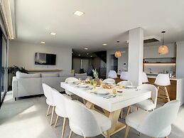 Villa de la Ponte by Atlantic Holiday