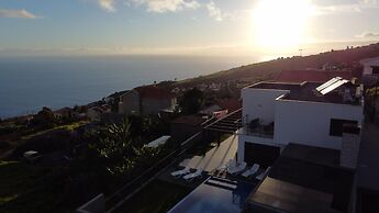 Villa de la Ponte by Atlantic Holiday