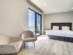 Villa de la Ponte by Atlantic Holiday