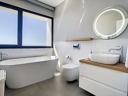 Villa de la Ponte by Atlantic Holiday