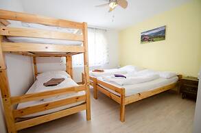 Budget Chalet Alpine - Apartment A